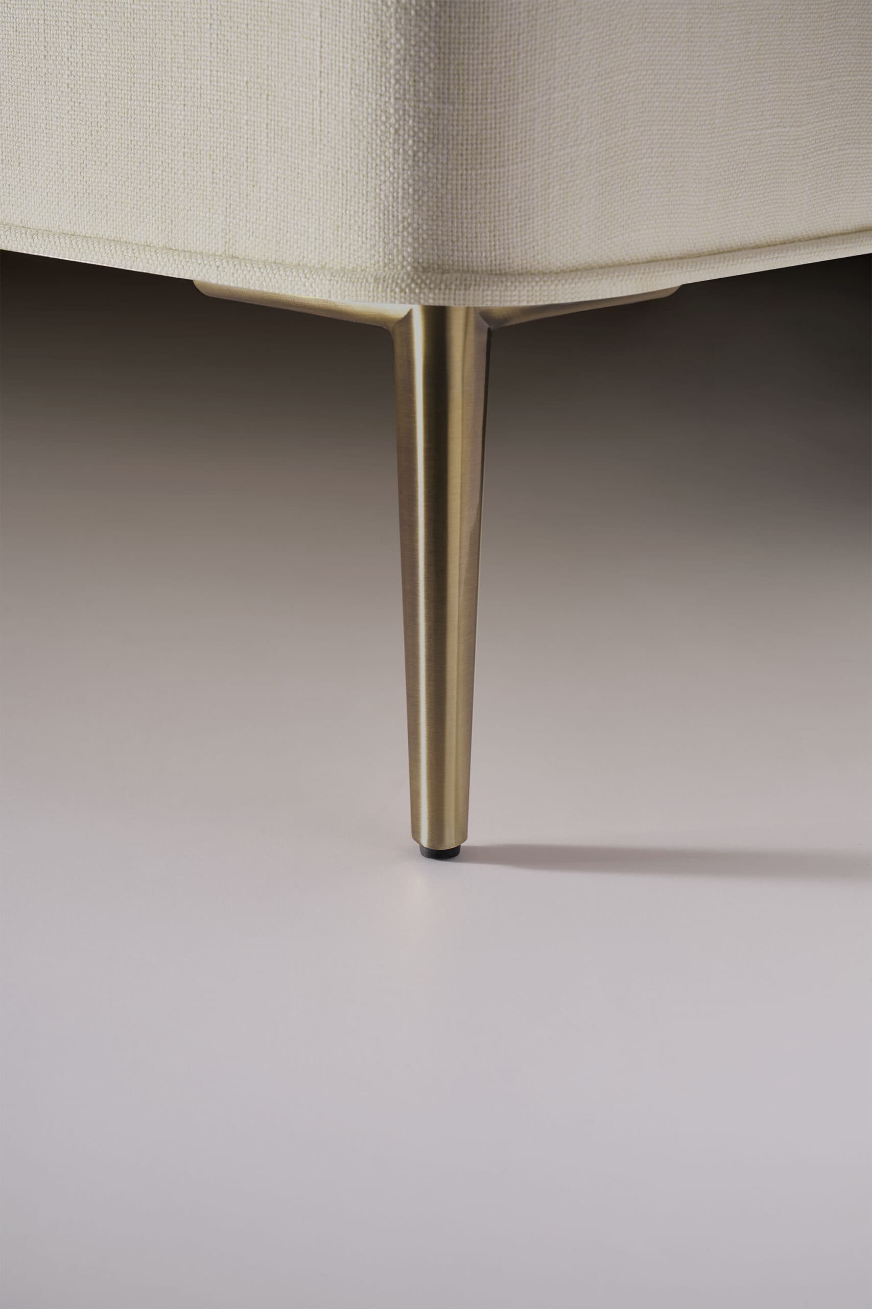 L21 Metal Leg